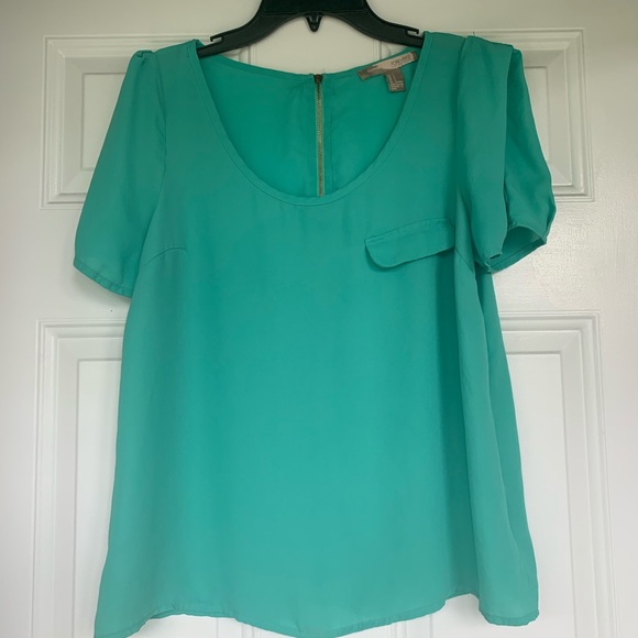 Forever 21 Tops - Forever 21 Short Sleeved Minty Green Top - size Sm